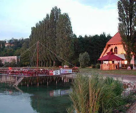 Club Aliga Retro 3* Balatonvilágos
