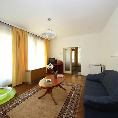 Club Aliga Retro Hotel